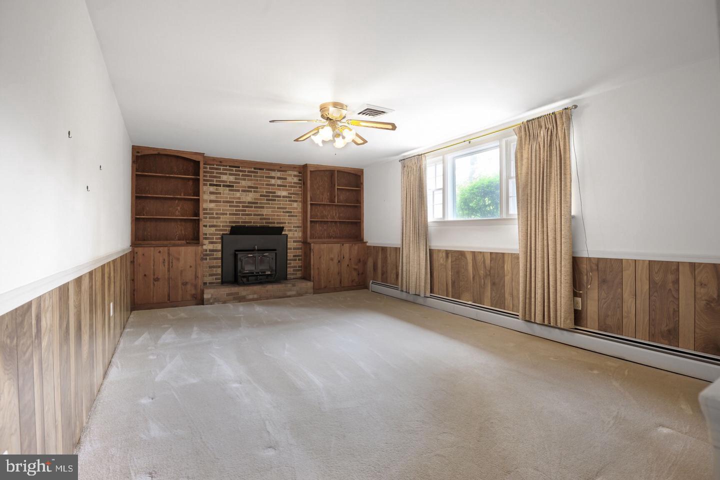 VALE SPRING WOODS - Residential