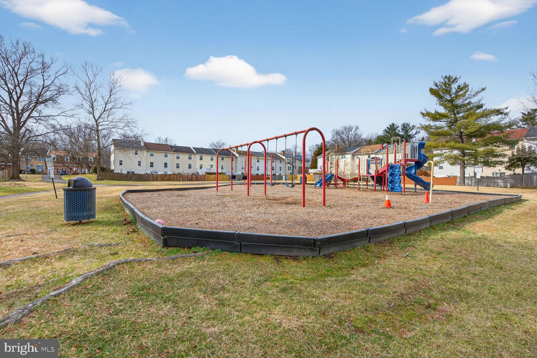 HERITAGE SQUARE - Residential