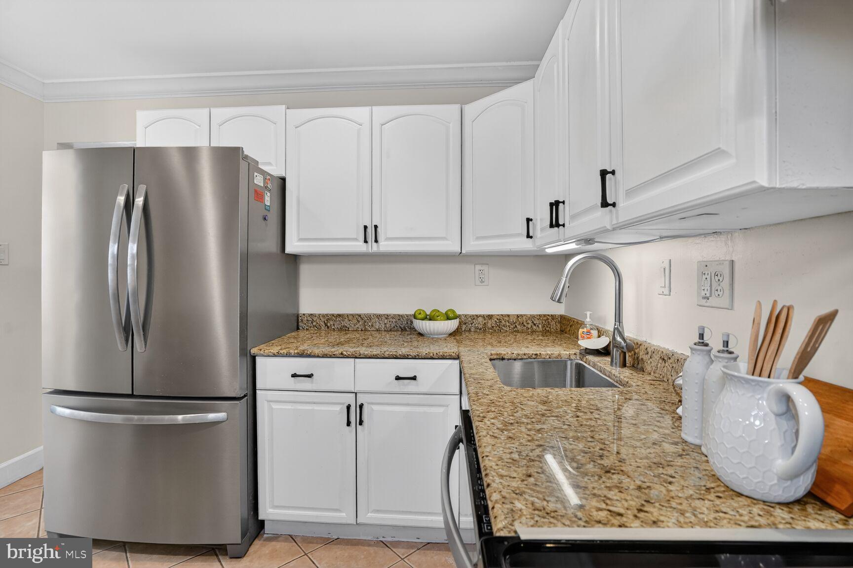 HERITAGE SQUARE - Residential