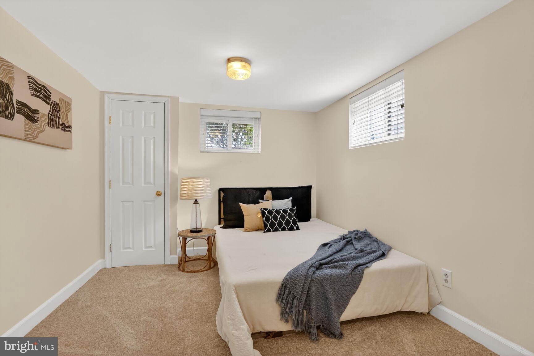 HERITAGE SQUARE - Residential