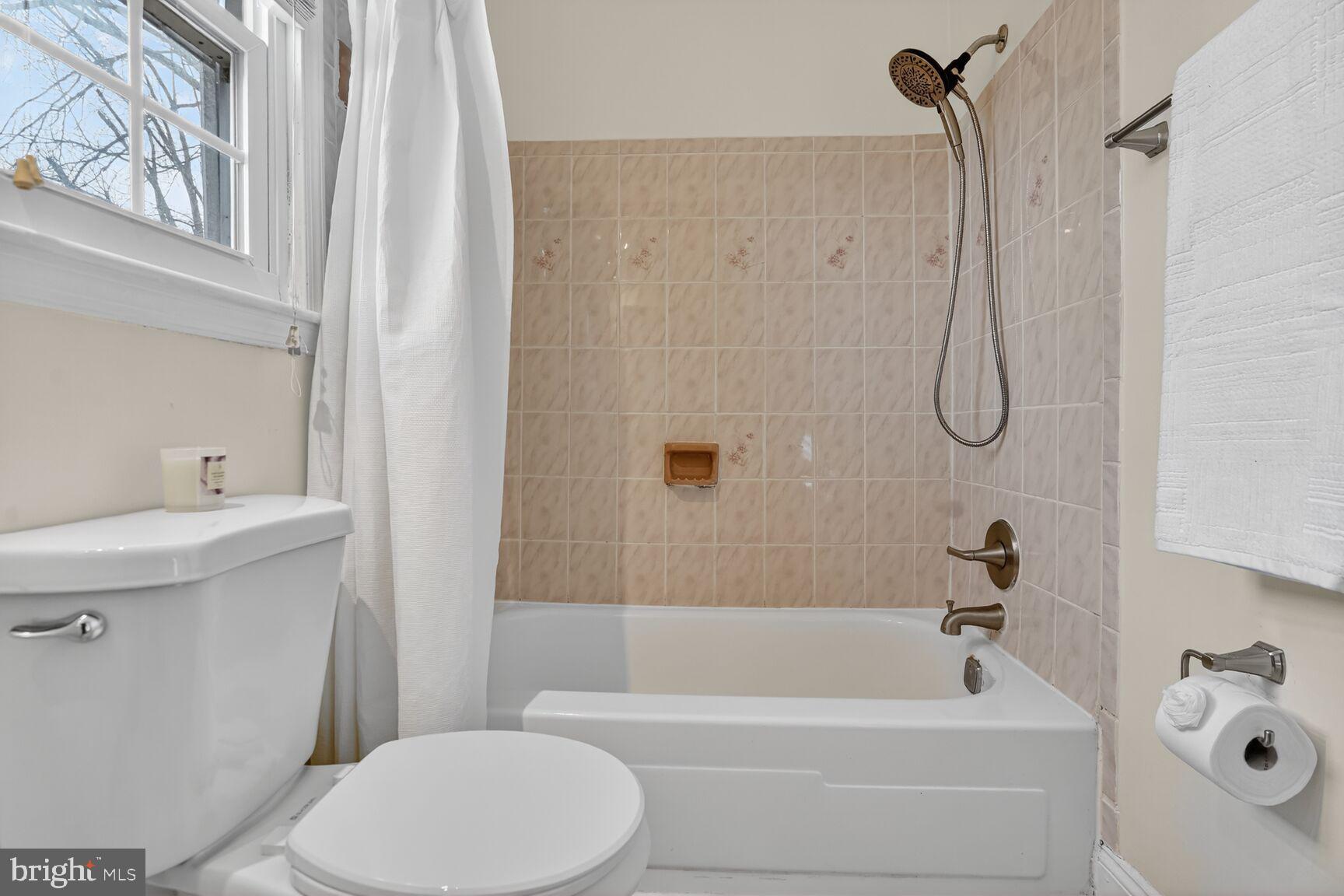 HERITAGE SQUARE - Residential