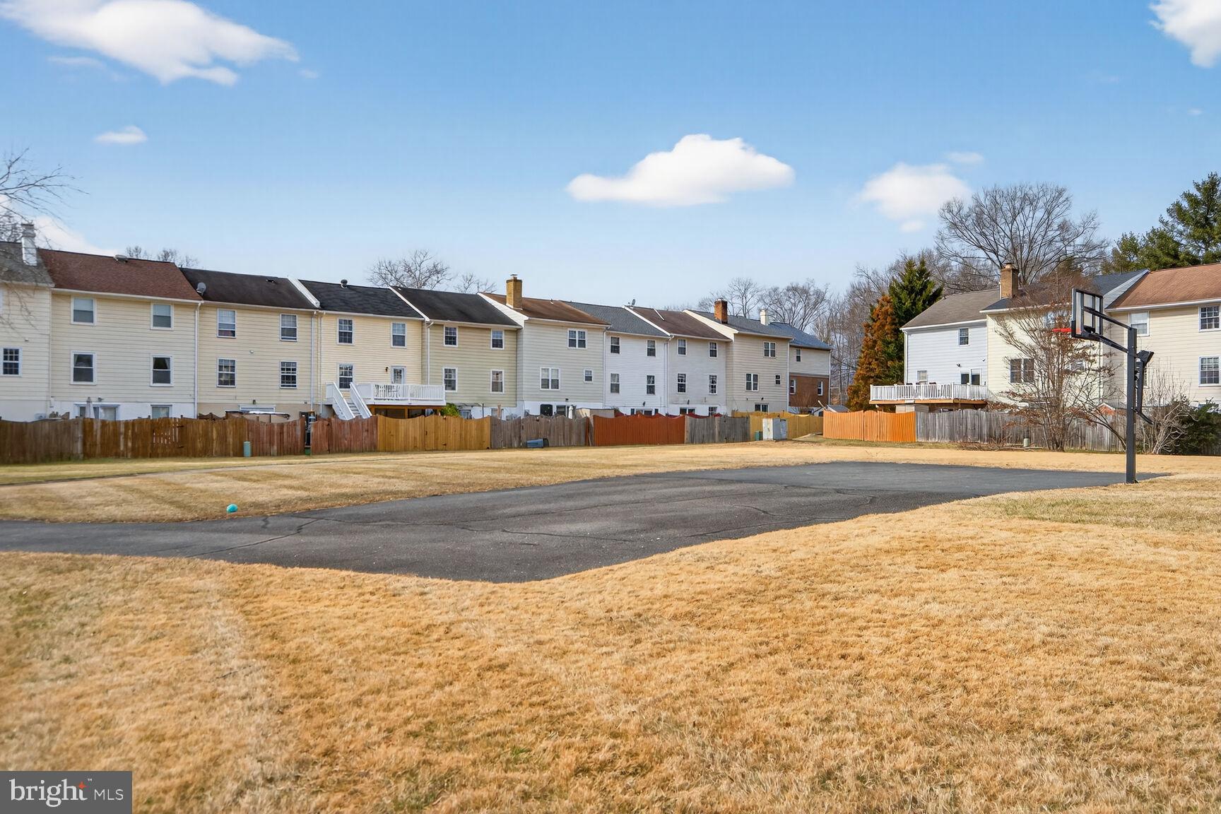 HERITAGE SQUARE - Residential