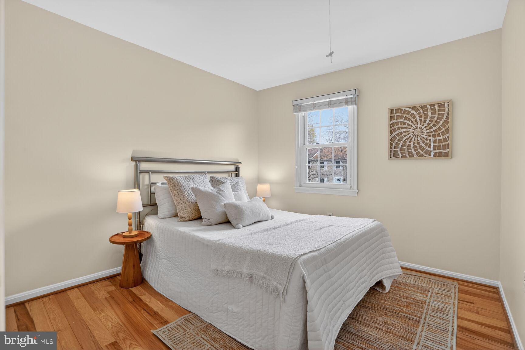 HERITAGE SQUARE - Residential