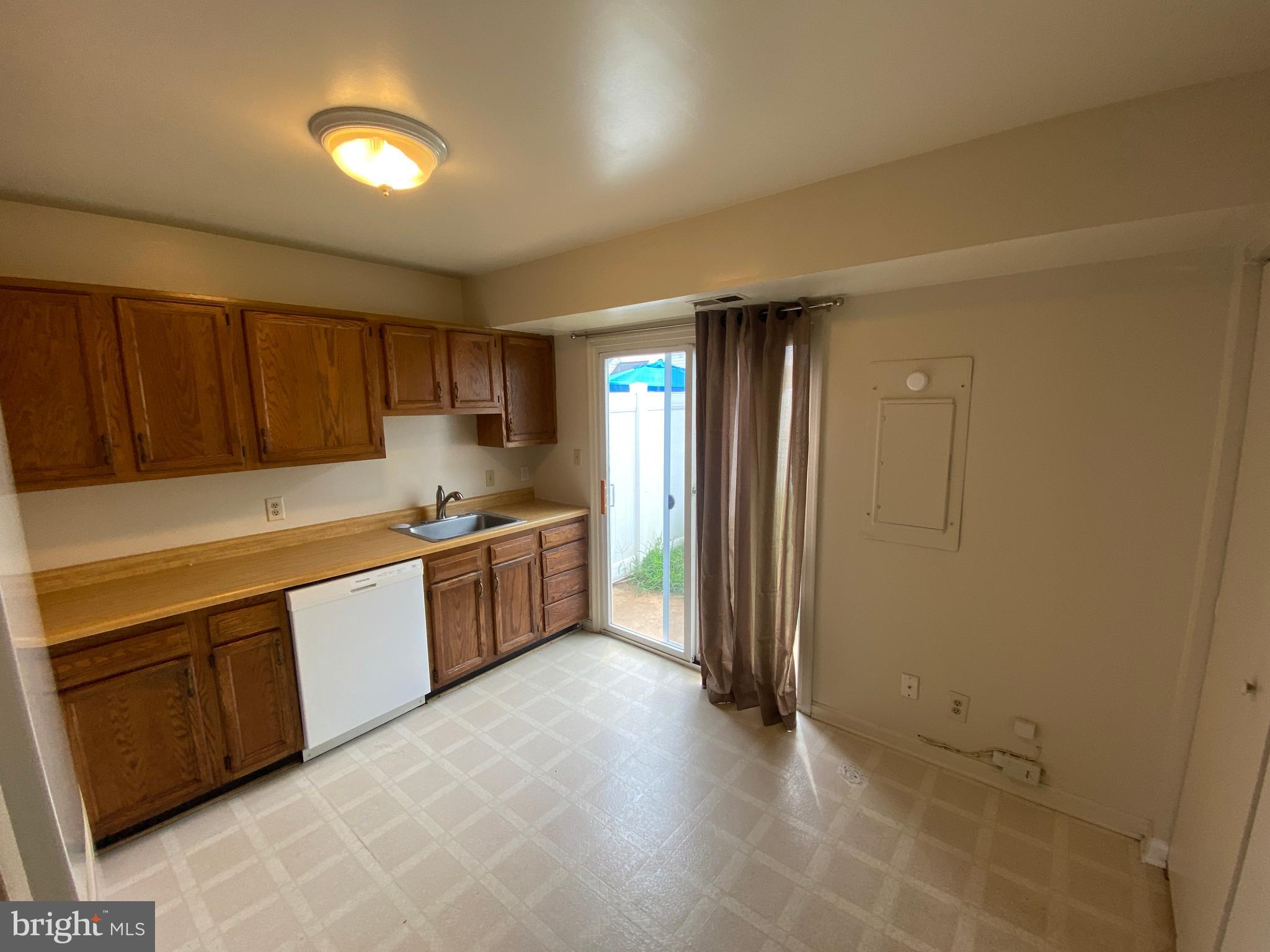 STAFFORD MEADOWS - Residential Lease