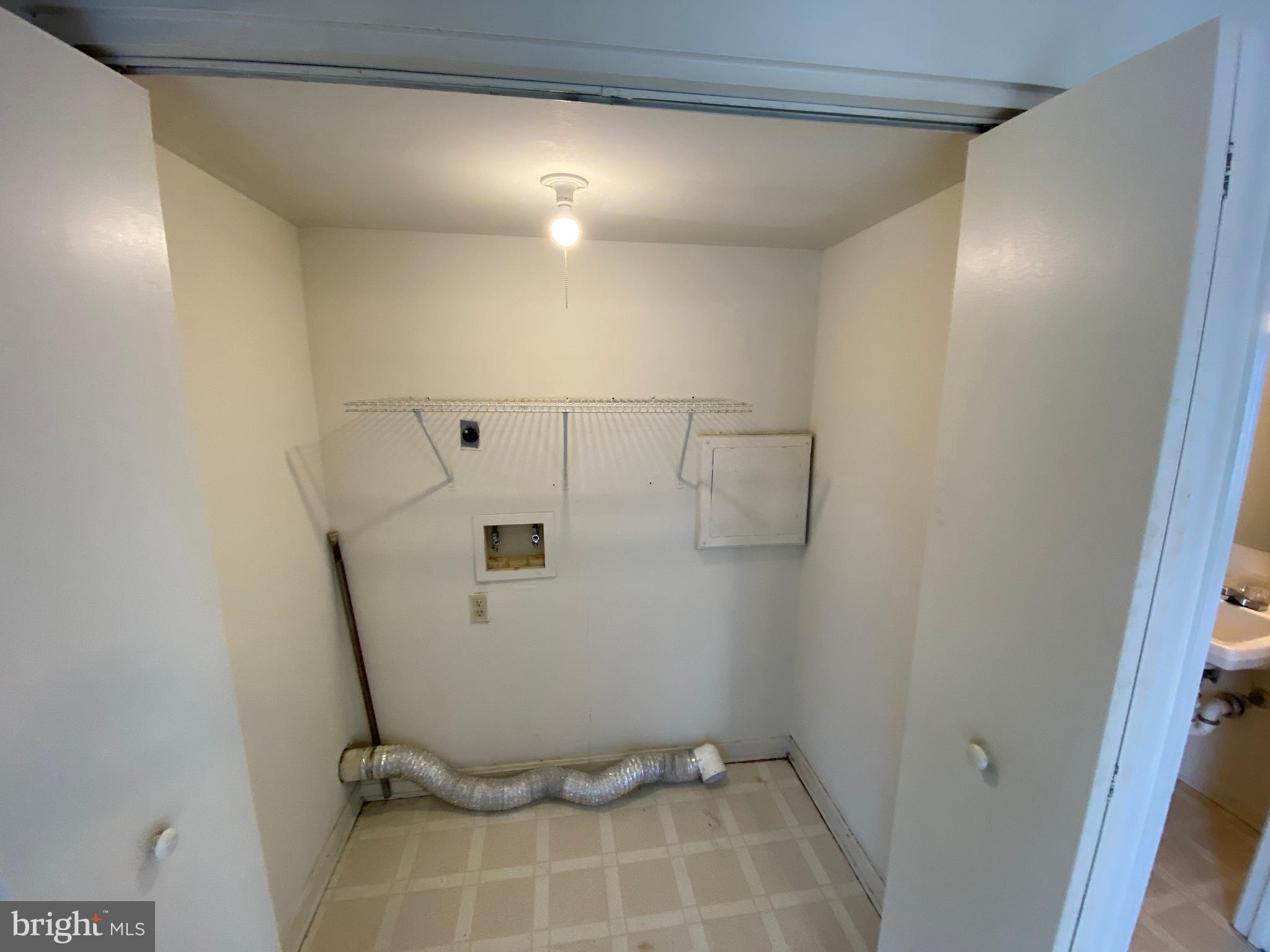 STAFFORD MEADOWS - Residential Lease