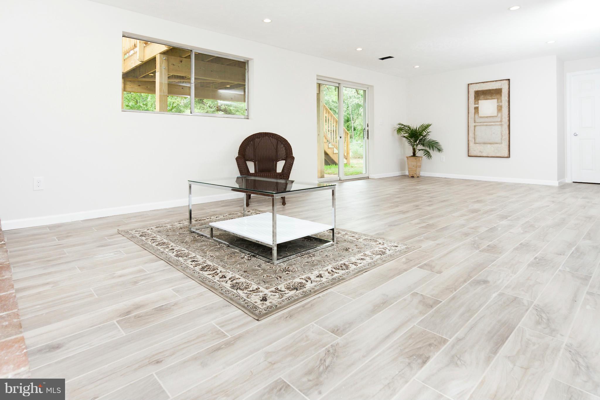 WADE-MAR ESTATES - Residential