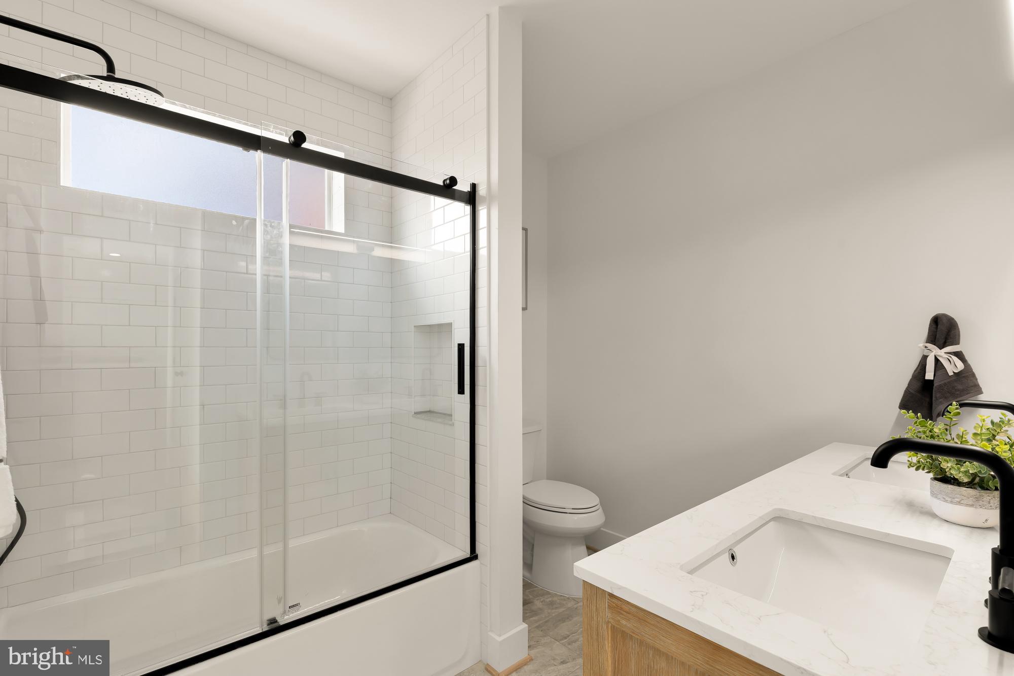 ROCK CREEK PALISADES - Residential