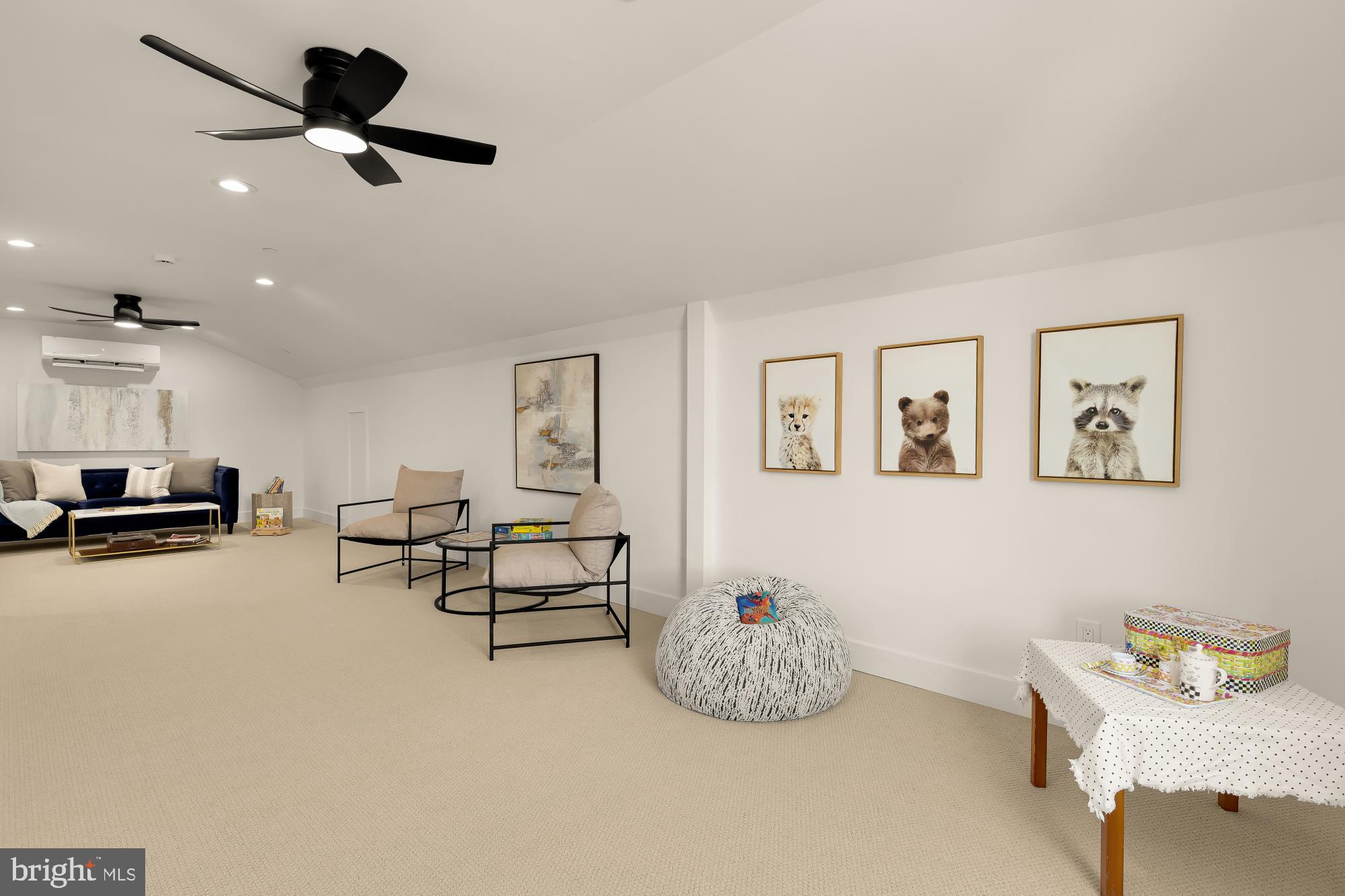 ROCK CREEK PALISADES - Residential