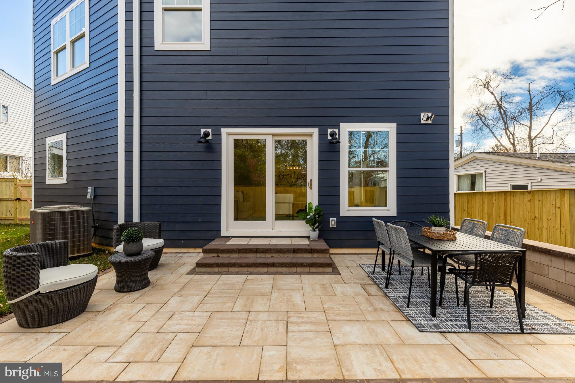 ROCK CREEK PALISADES - Residential