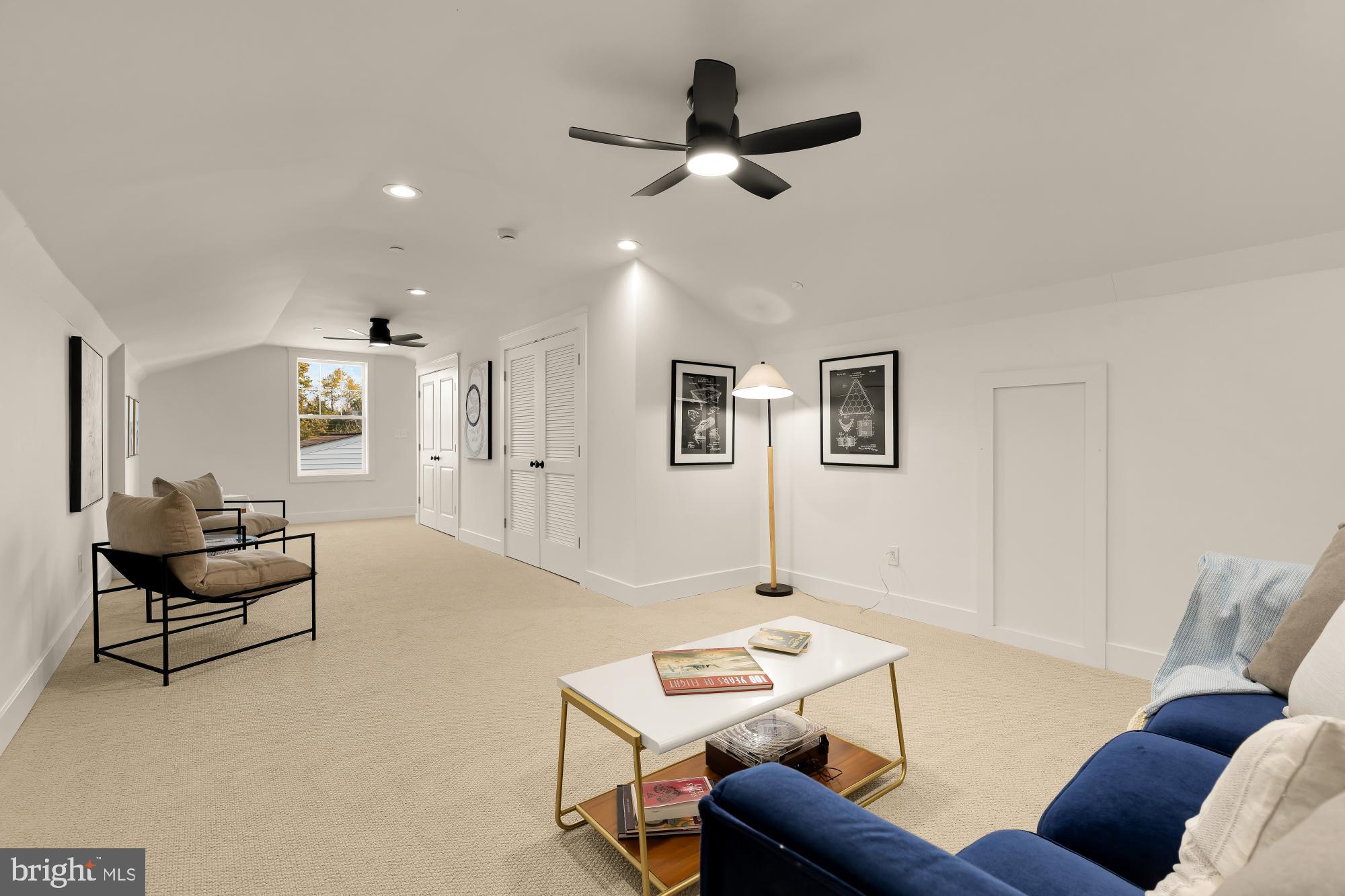 ROCK CREEK PALISADES - Residential