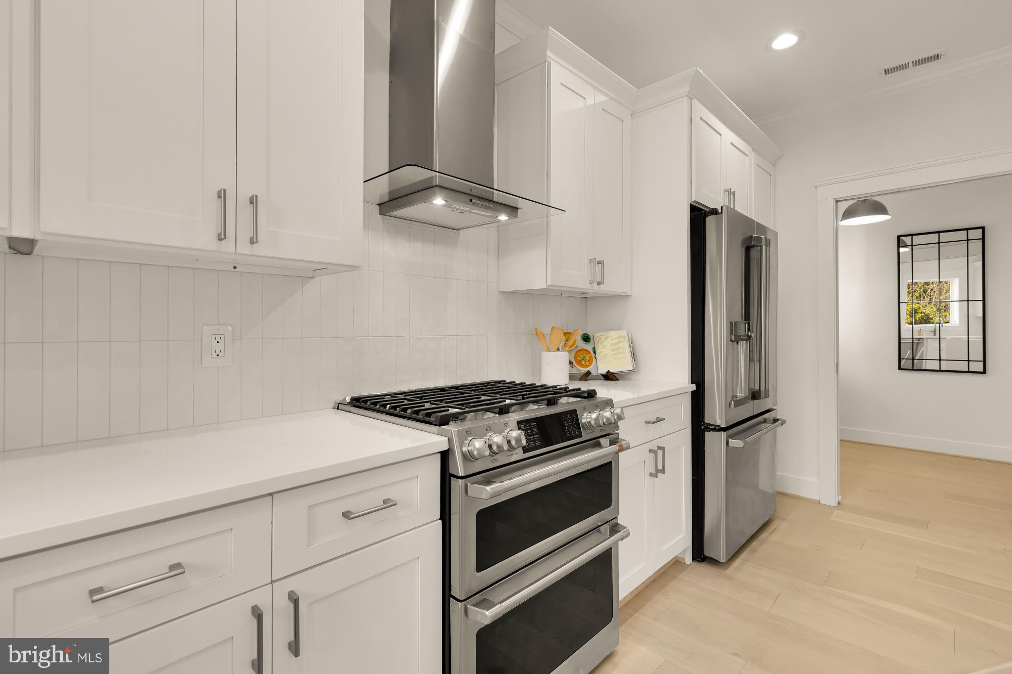 ROCK CREEK PALISADES - Residential