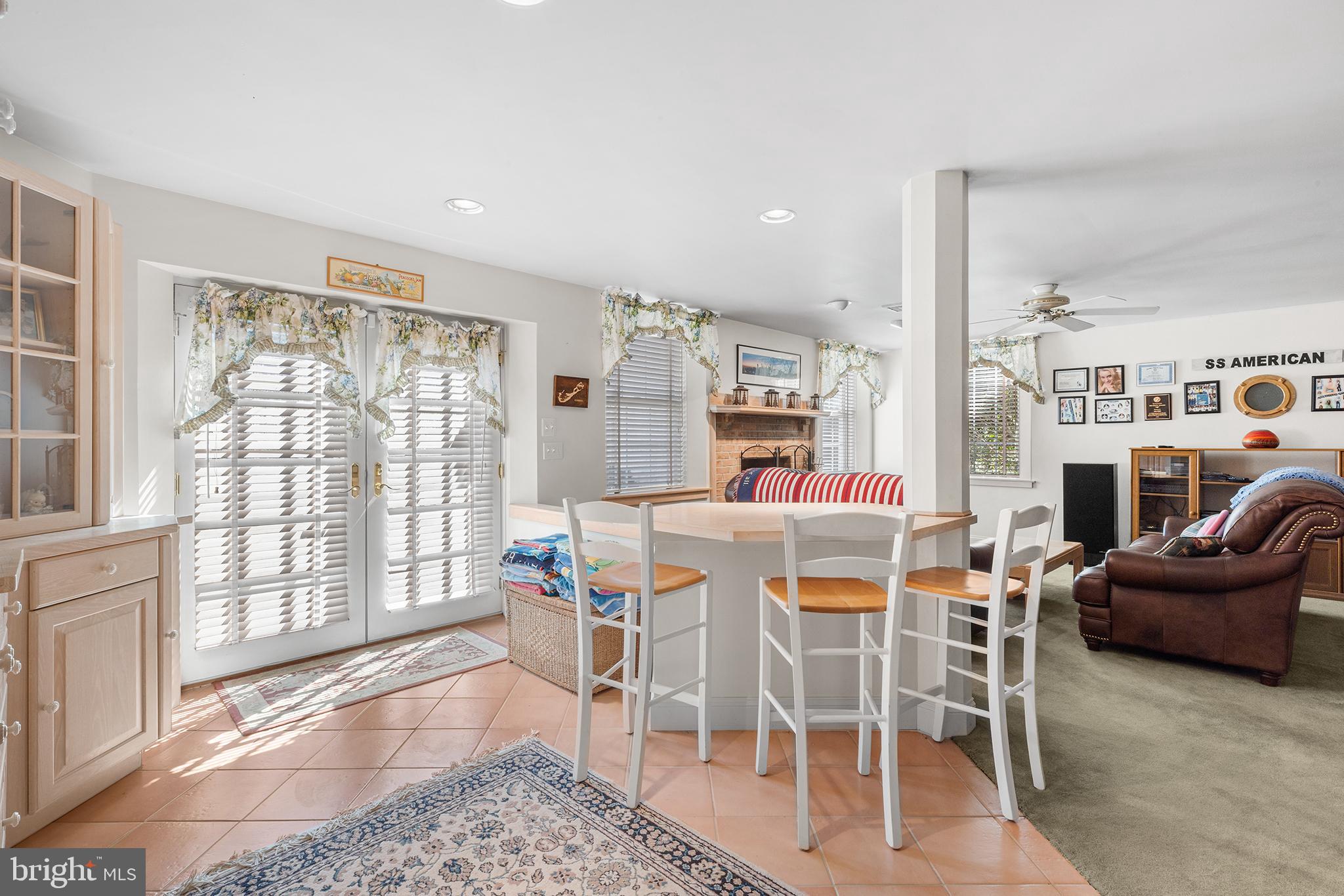 DEER POINTE - Residential