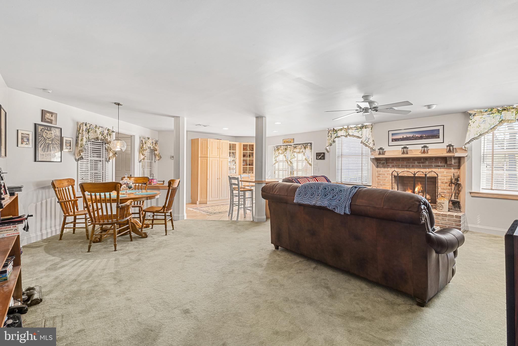 DEER POINTE - Residential