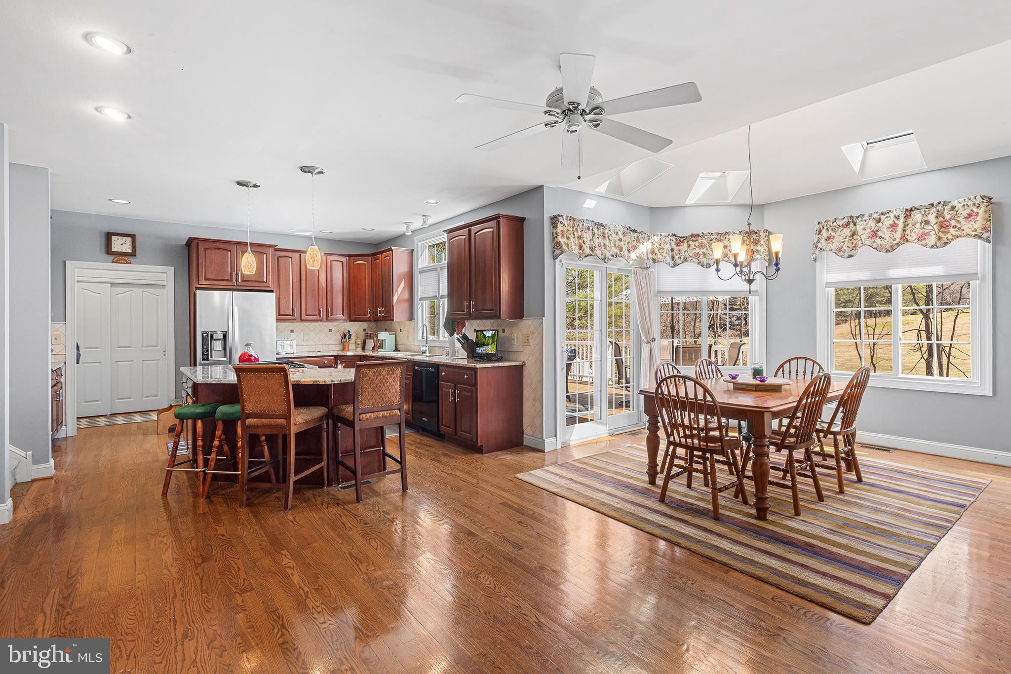 DEER POINTE - Residential