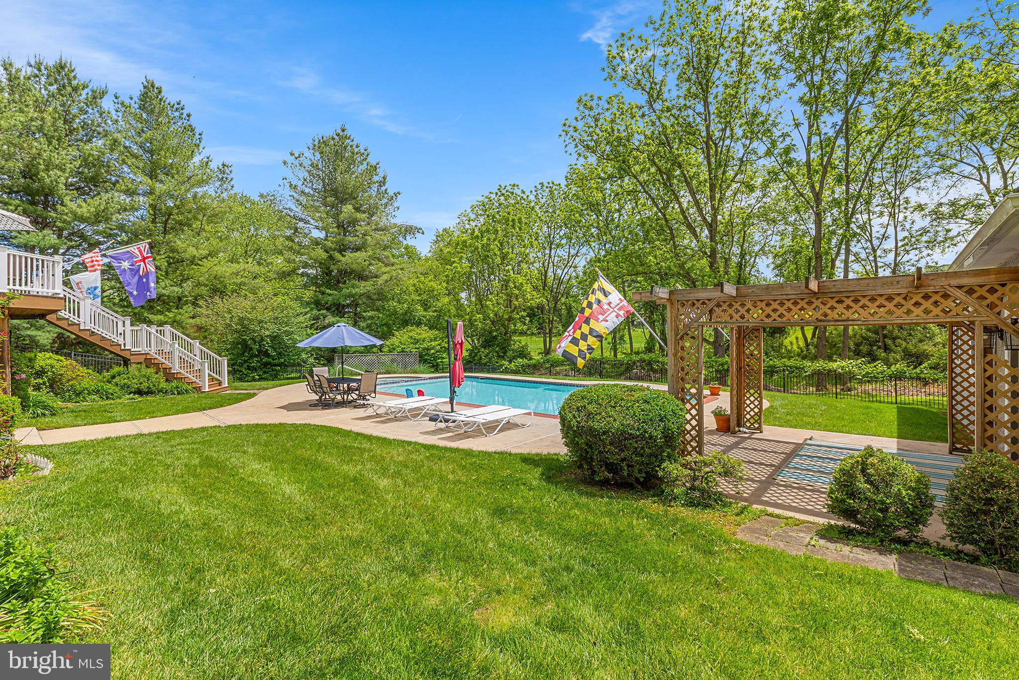 DEER POINTE - Residential