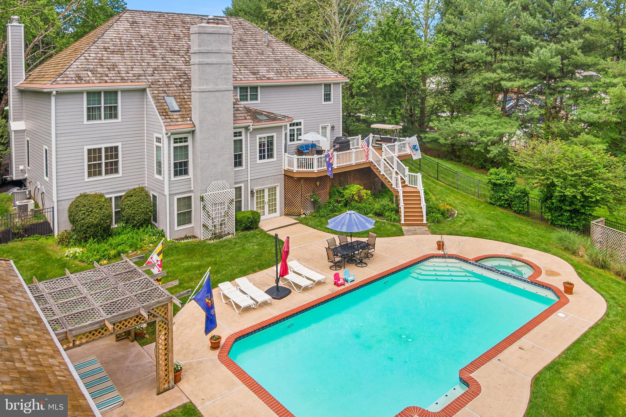 DEER POINTE - Residential
