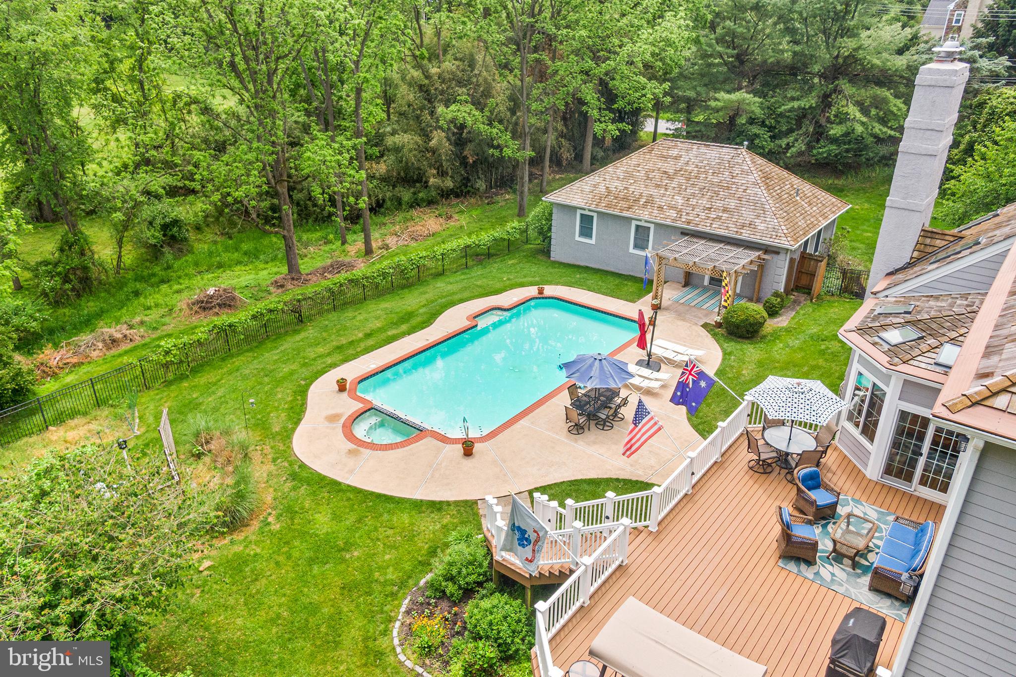 DEER POINTE - Residential