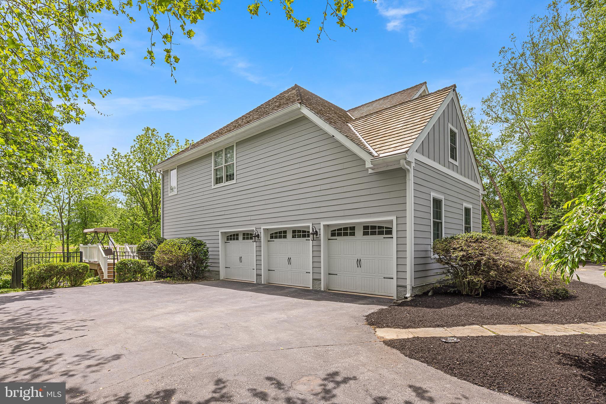 DEER POINTE - Residential