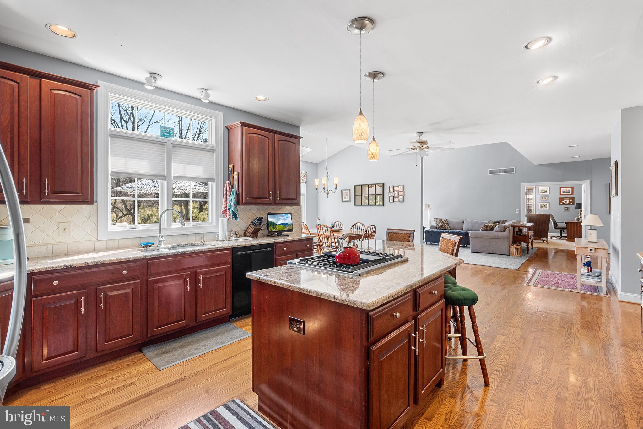 DEER POINTE - Residential