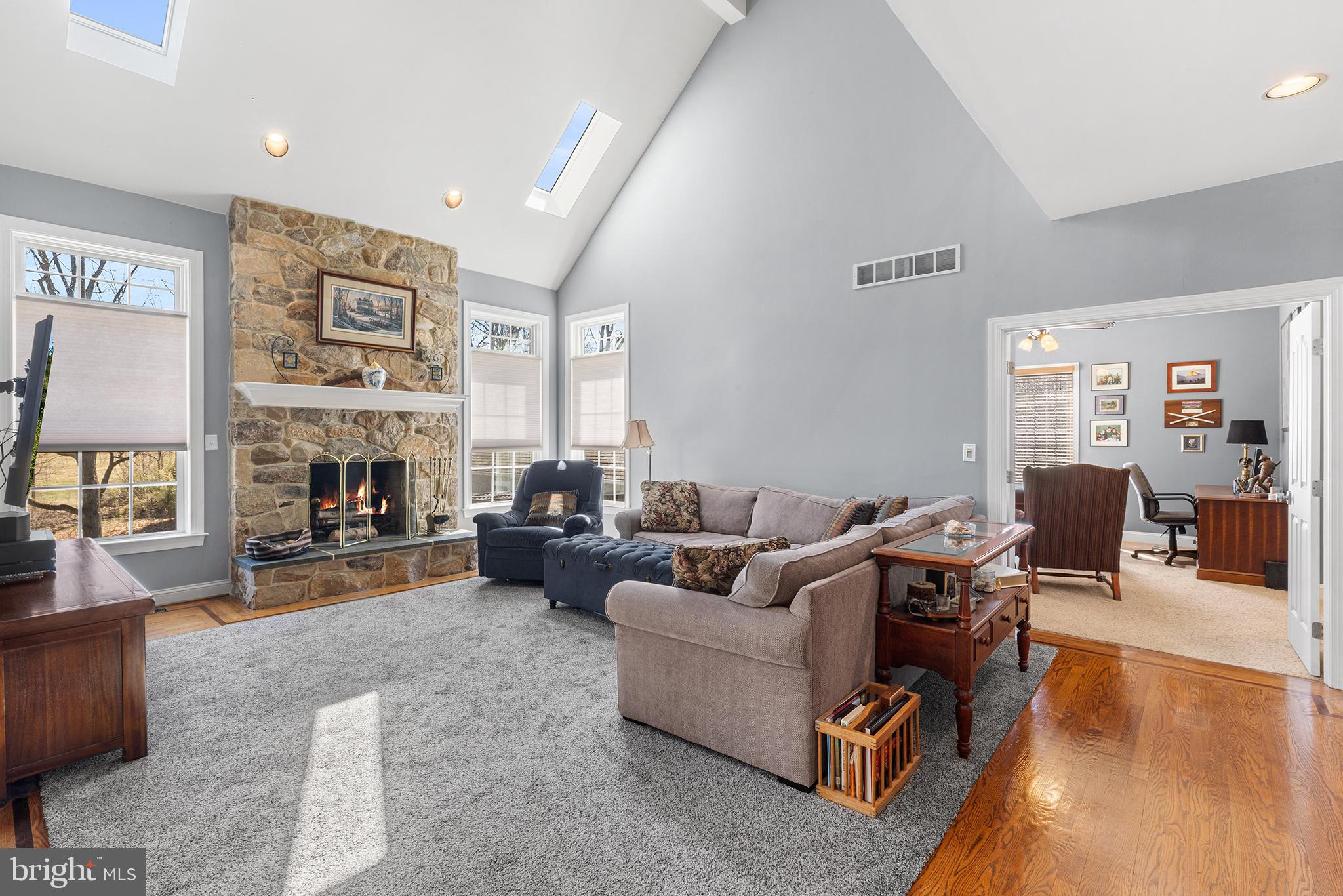 DEER POINTE - Residential