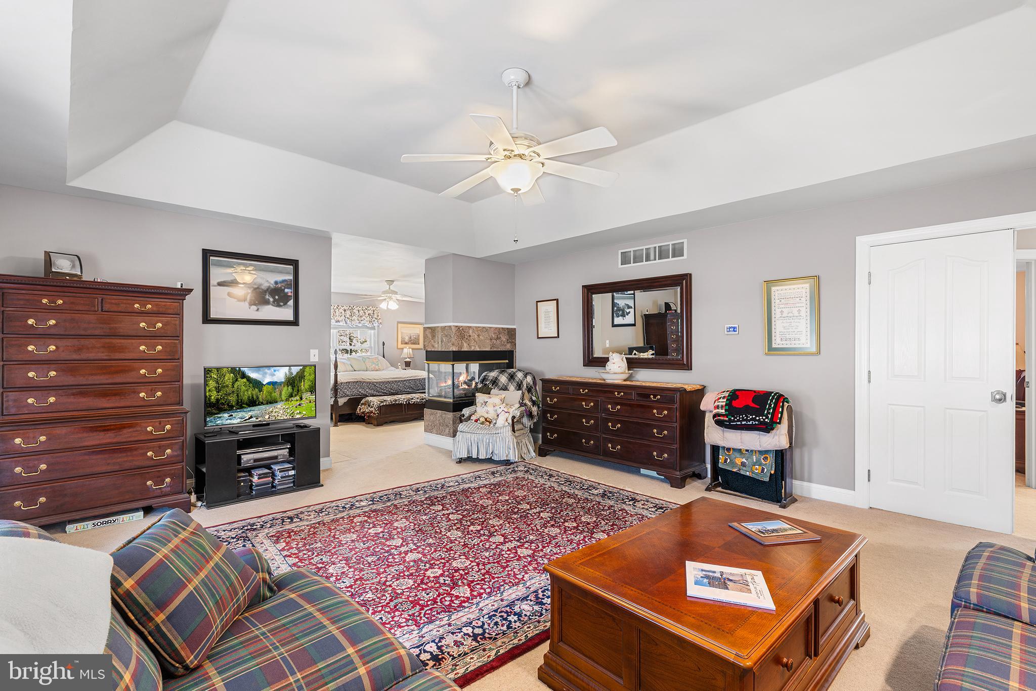 DEER POINTE - Residential