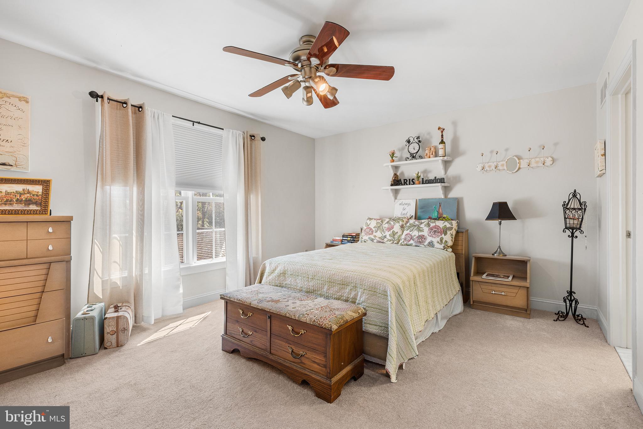 DEER POINTE - Residential