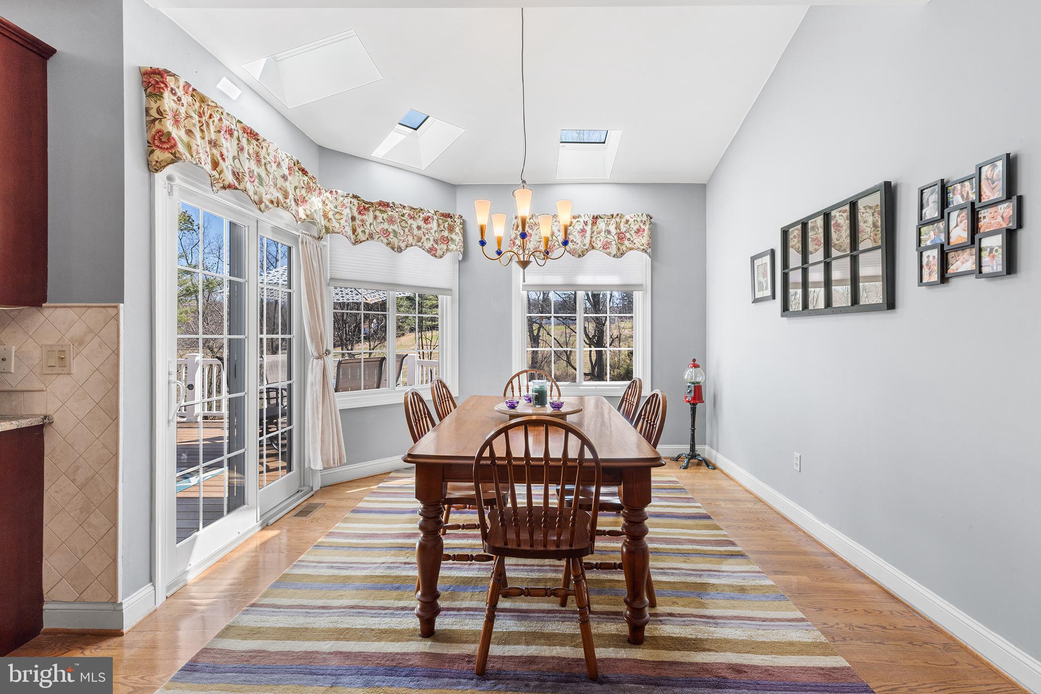 DEER POINTE - Residential
