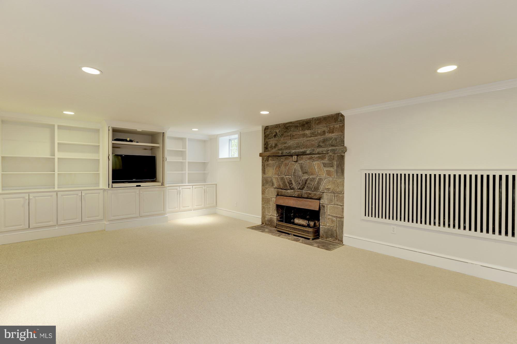 ROLLINGWOOD - Residential