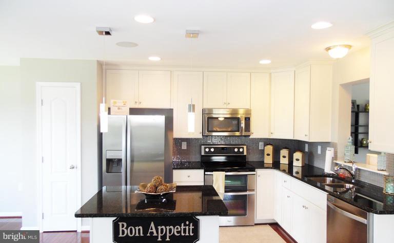 STONEBROOK VILLAGE - Residential