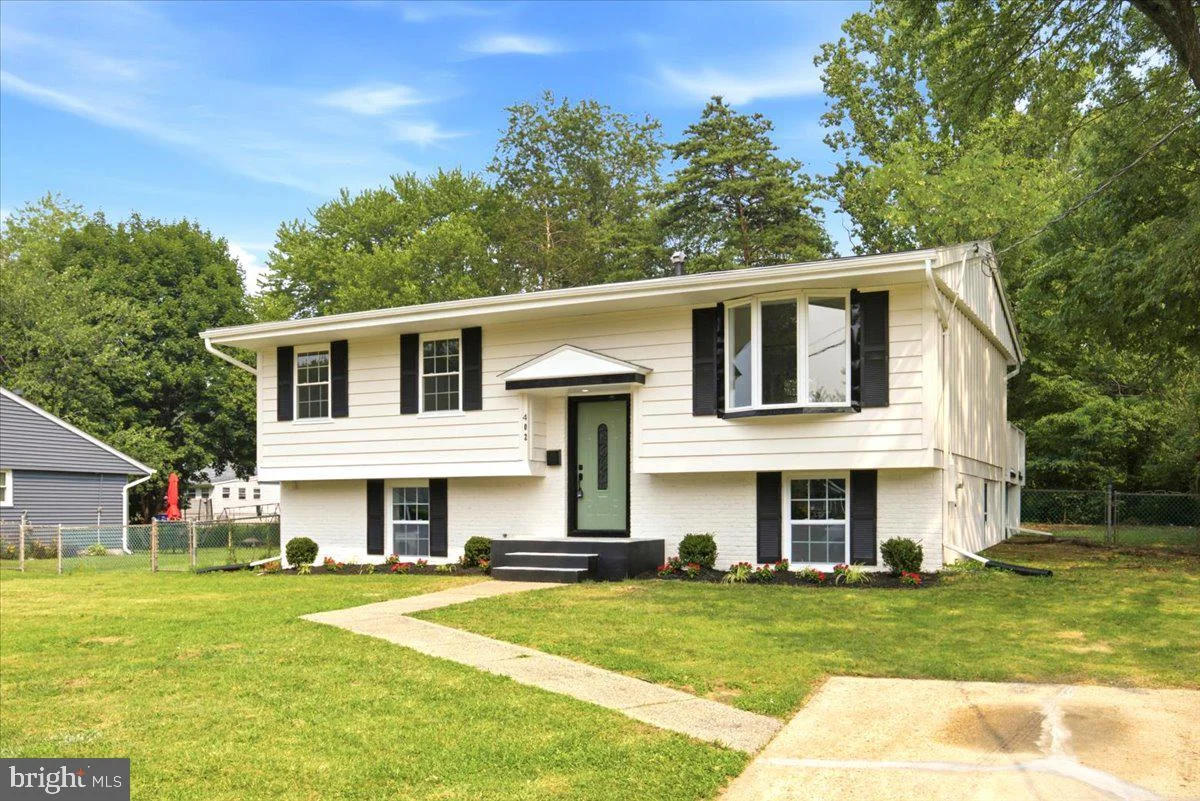 402 Pickett Lane