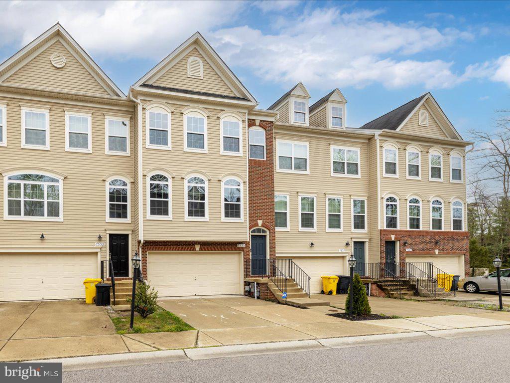 Stunning 3 Bedroom, 2 full bath, and 2 half Baths in desired Stonehouse Run Community. Large primary suite with walk-in-closet, vaulted ceilings, soaking tub, separate shower, and double vanity. Geogous open kitchen with stainless steel appliances and granite counter-tops. Finished basement. Second level deck overlooking fenced back yard. Large 2 car garage plus two driveway parking spots! Don't miss out at this great modern home at a great price!