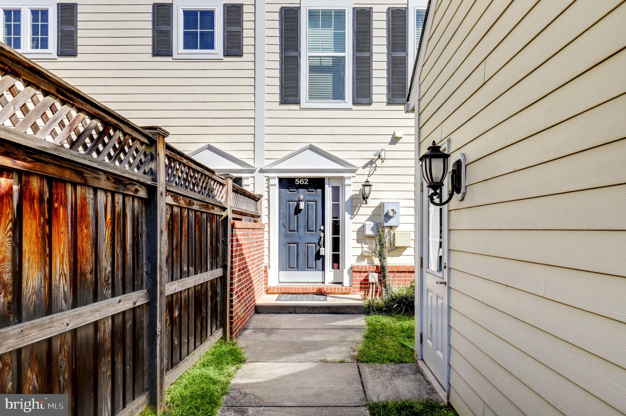 562 MARINA LANDING LANE 7
