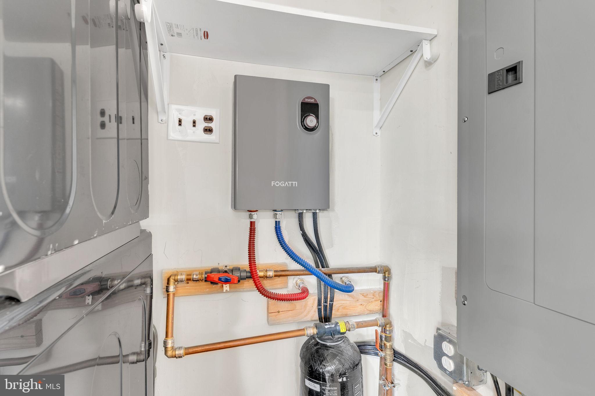 GOLDEN BEACH - Residential