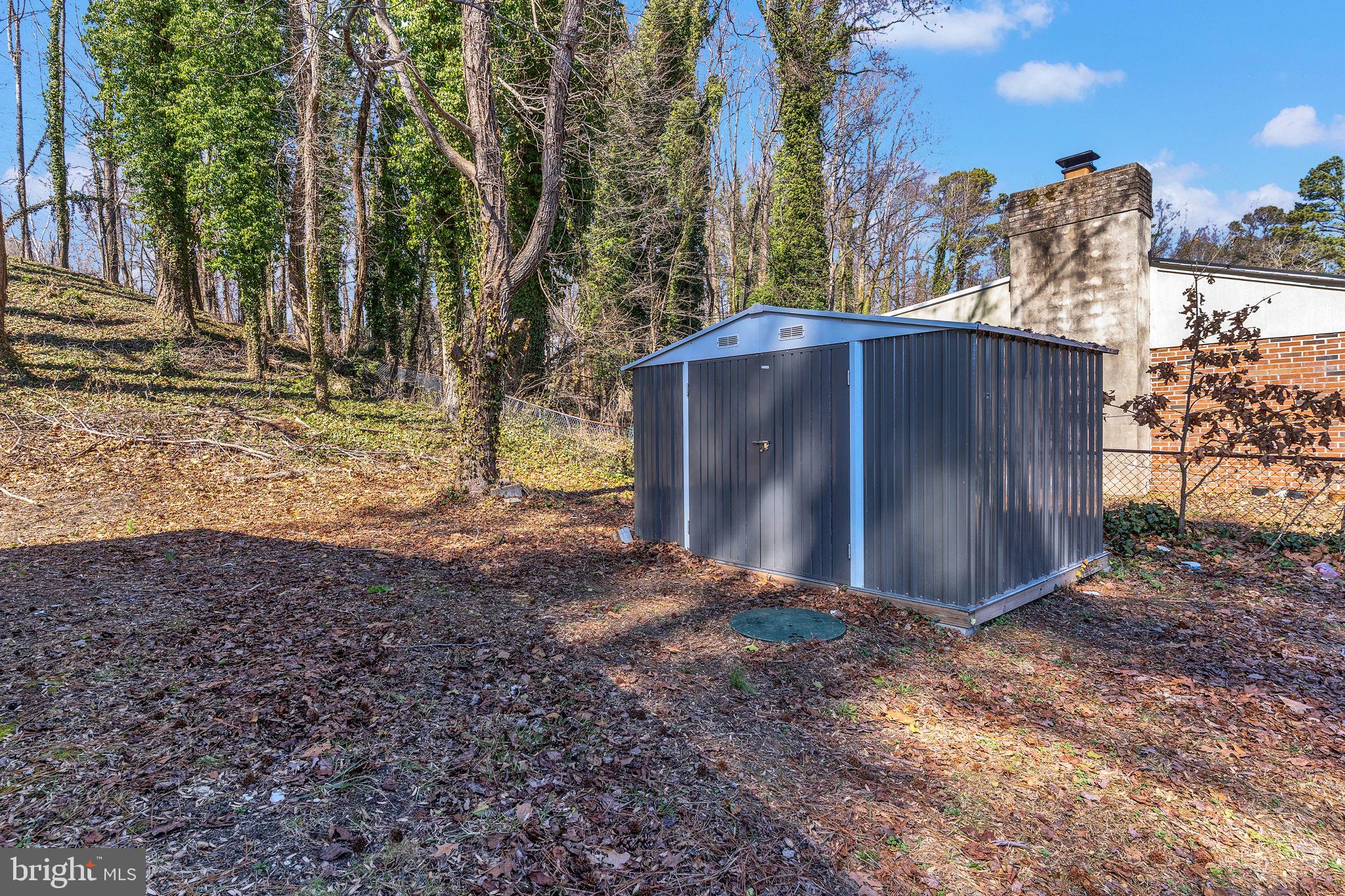 GOLDEN BEACH - Residential