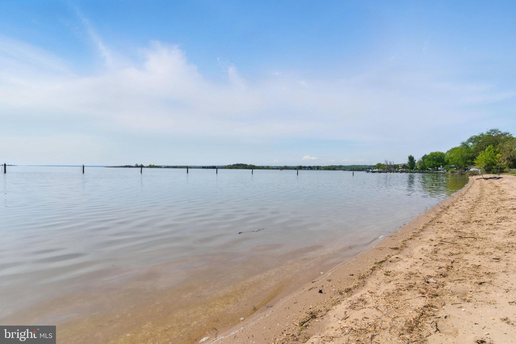 GOLDEN BEACH - Residential