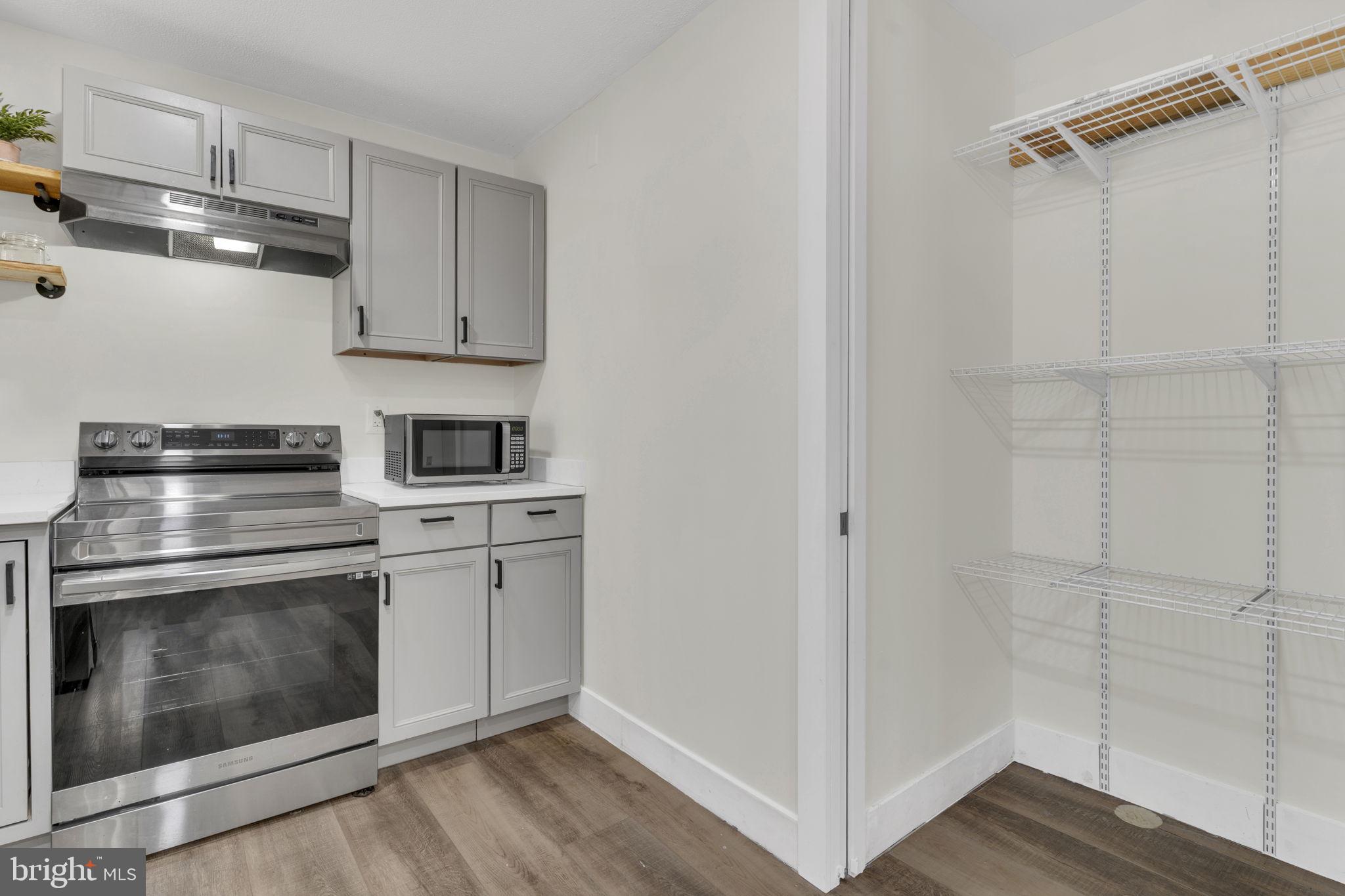 GOLDEN BEACH - Residential