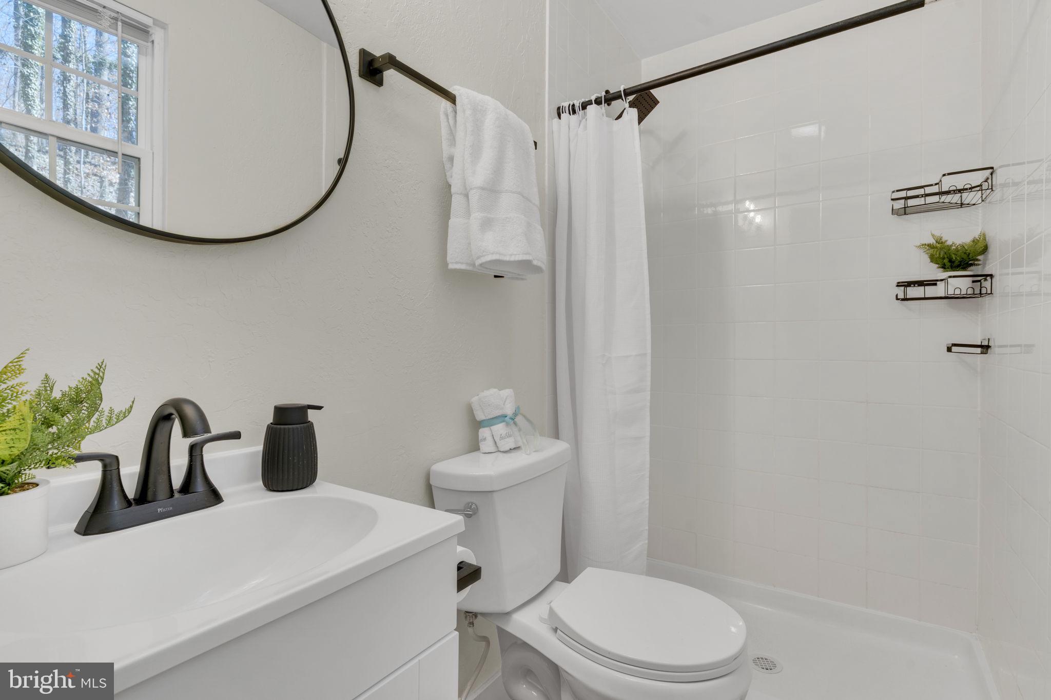 GOLDEN BEACH - Residential