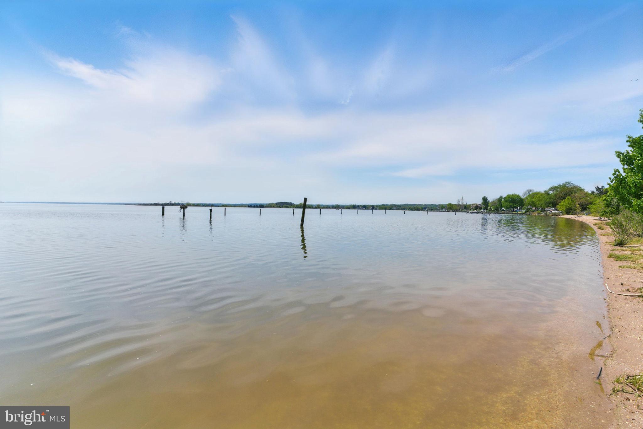 GOLDEN BEACH - Residential