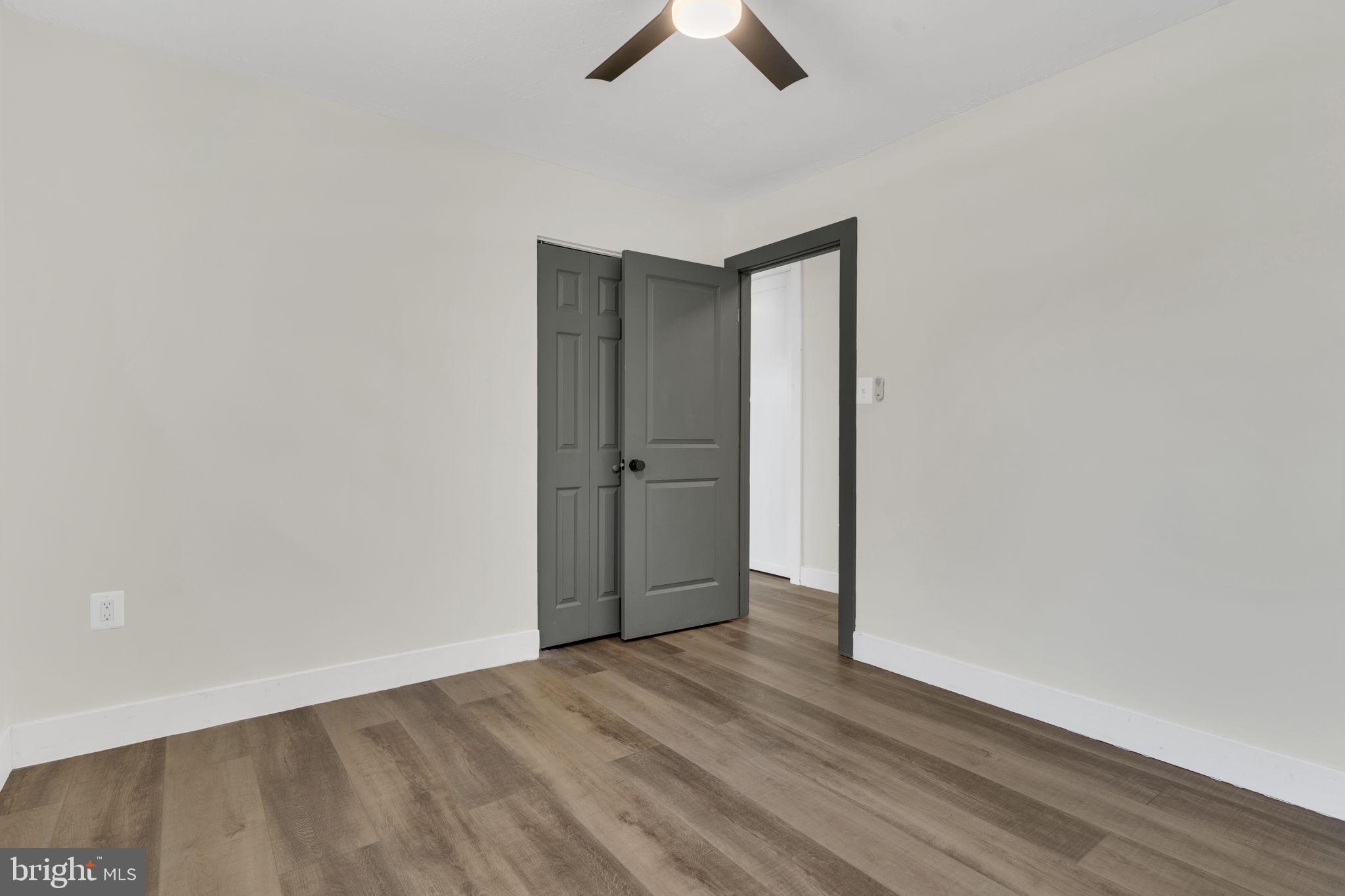 GOLDEN BEACH - Residential