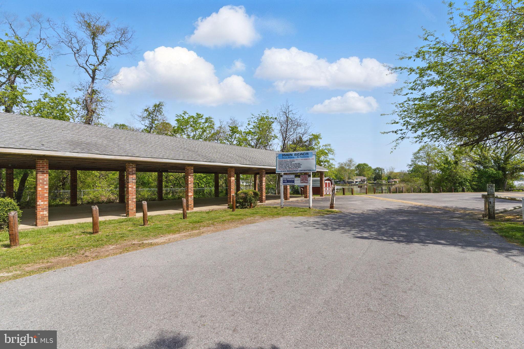 GOLDEN BEACH - Residential