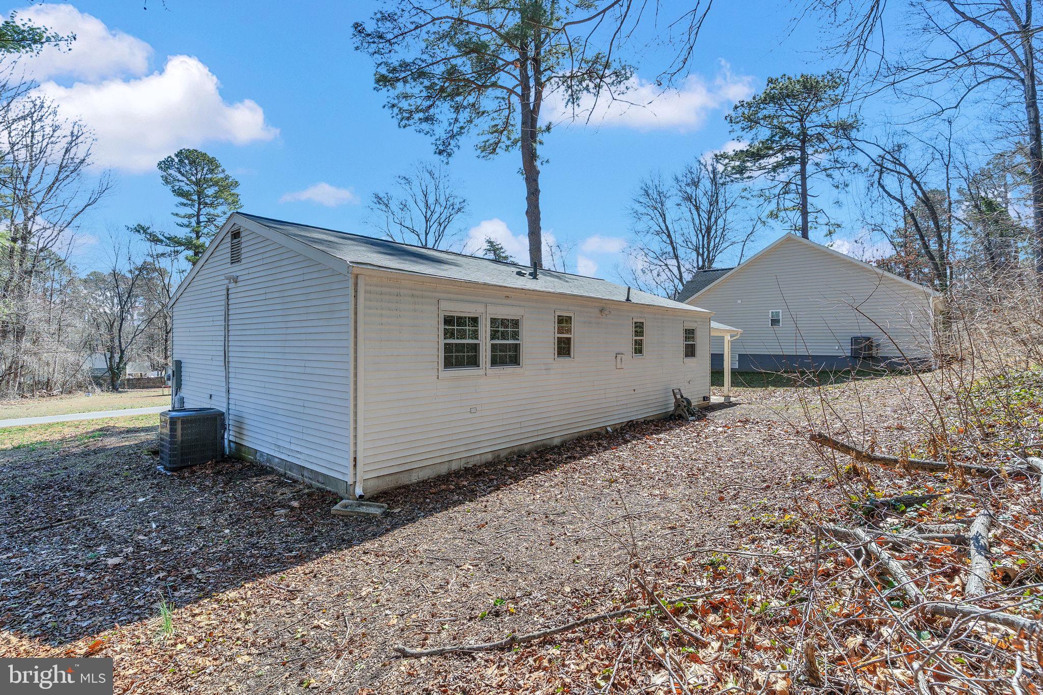 GOLDEN BEACH - Residential