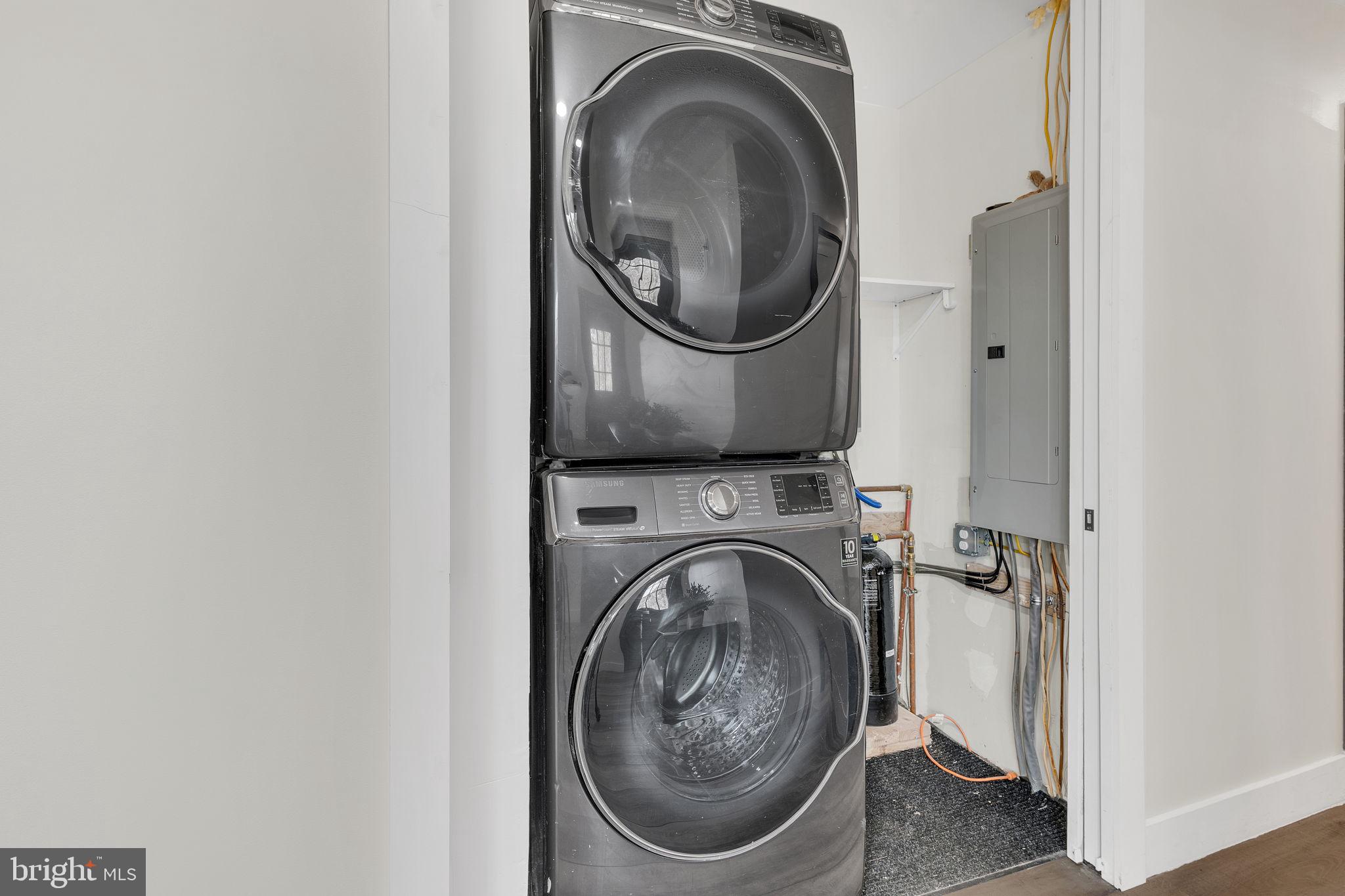 GOLDEN BEACH - Residential