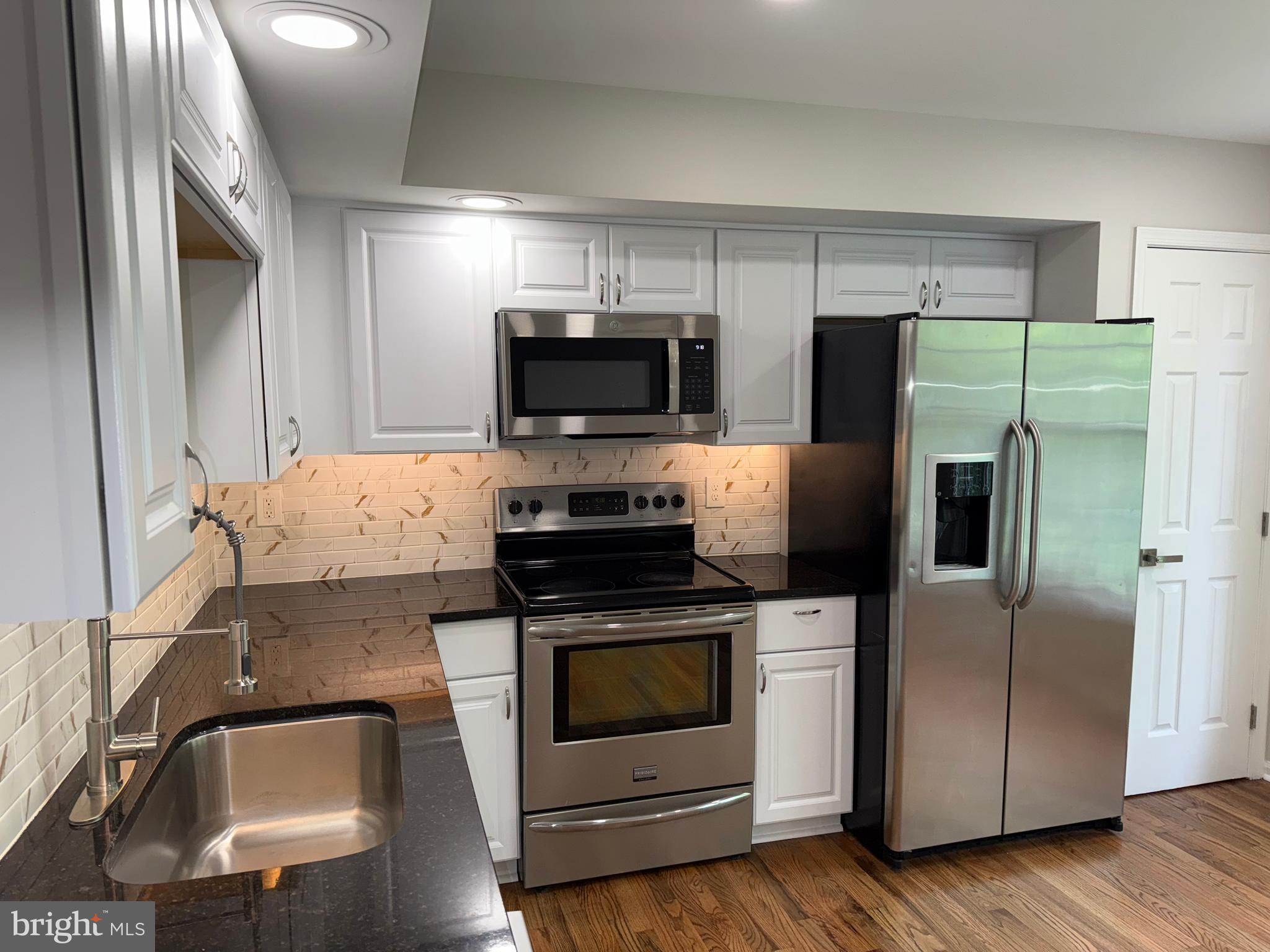 9598 BUTTONBUSH COURT