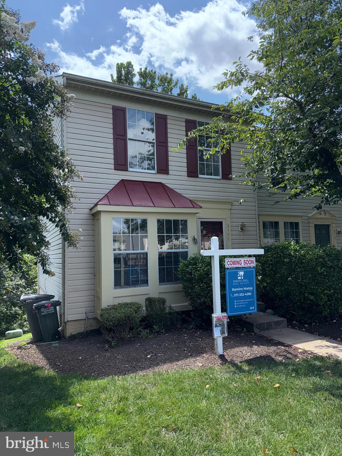 Gorgeous 3-level end-unit townhouse at desirable Wellington community. Perfectly located near the City of Manassas, minutes from Historic Old Town. Recently painted all over. New flooring. Recessed lighting. Upgrated bathrooms. Kitchen with new cabinets, backsplash, Stainless Steel appliances and granite countertop. Finished walk out level basement with laundry, full bath and a third bedroom that can be used as a family room or game room. Community amenities include an outdoor pool, recreation center, tennis courts and playgrounds.