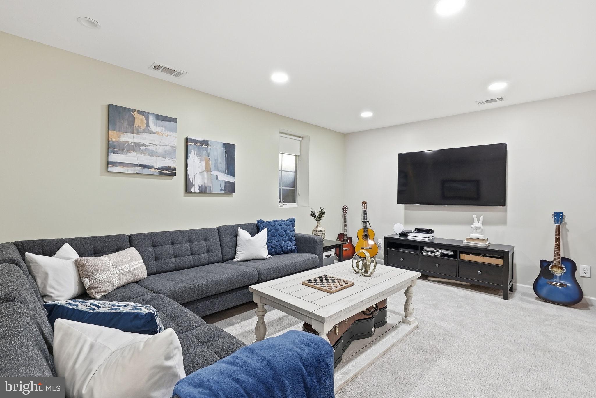 SOUTHPORT - Residential