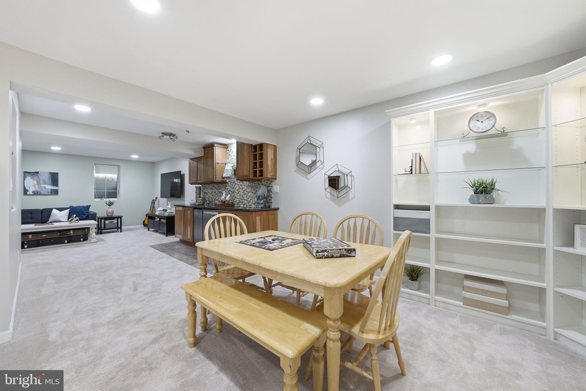 SOUTHPORT - Residential