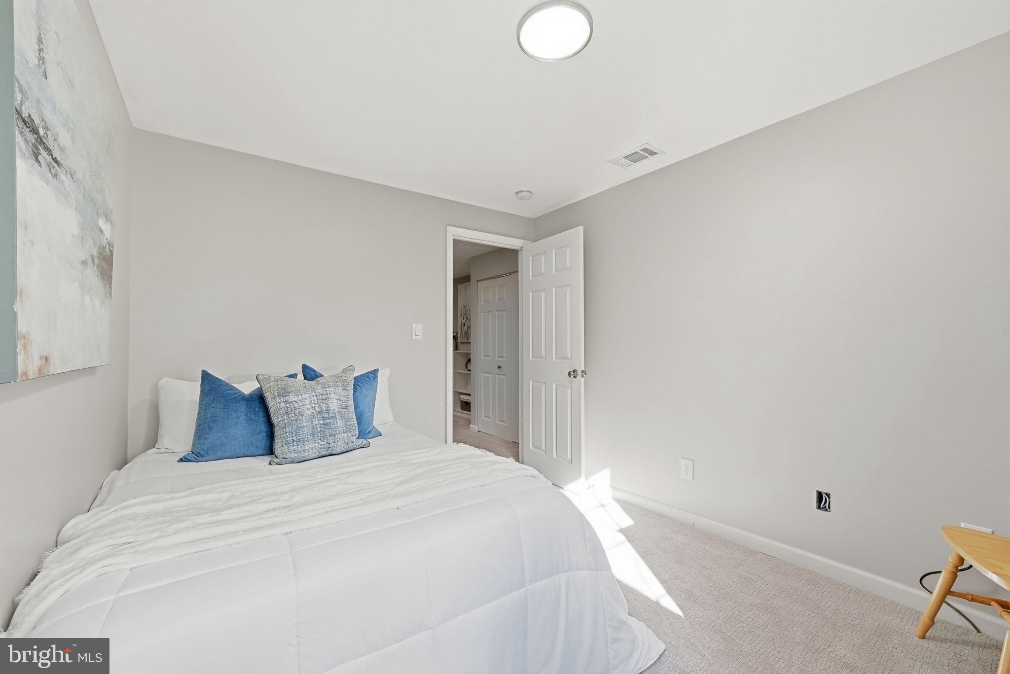 SOUTHPORT - Residential