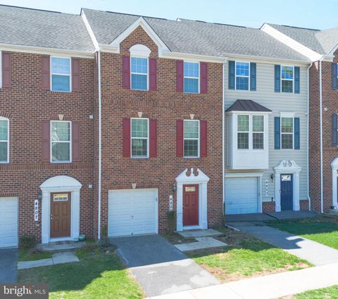 Townhouse For Sale - 4805 Brightwood Circle<br/> OLNEY, MD 20832