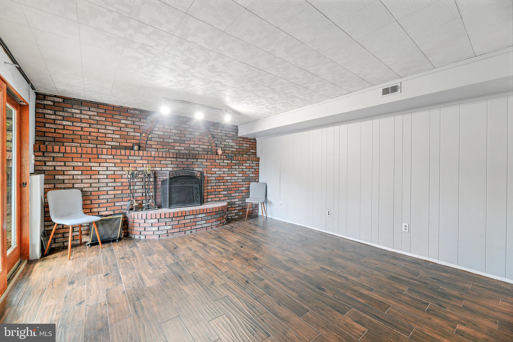 ACADEMY ACRES - Residential