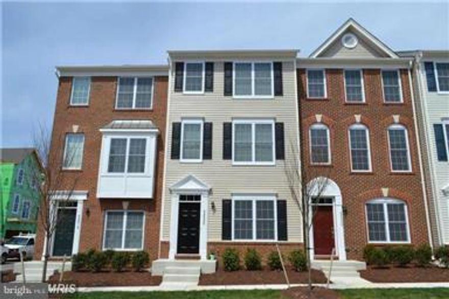 Townhouse fully loaded with upgrades, new appliances, granite counter tops, hardwood floors on main level. Community amenities -- club house, pool, tennis, volleyball, basketball courts, tot lots, etc. Commuters dream location. Mins to Loudoun County Pkwy, Rte. 50, I-66, Dulles Airport, close to shopping & restaurants. Cashier's check required for security deposit & background check.